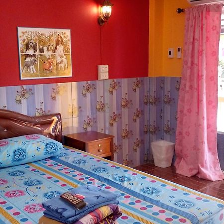 Rueangsrisiri Guesthouse 2 Szukhothaj Szoba fotó