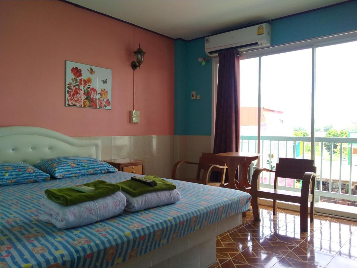 Rueangsrisiri Guesthouse 2 Szukhothaj Kültér fotó