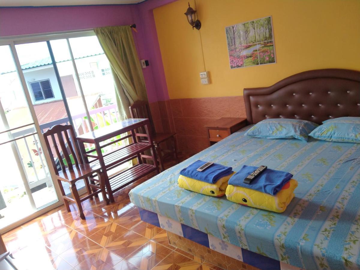 Rueangsrisiri Guesthouse 2 Szukhothaj Kültér fotó