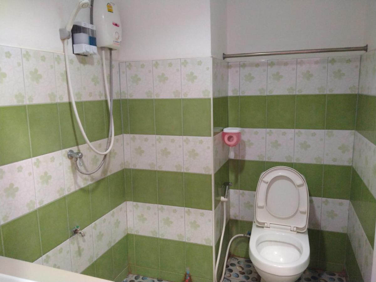 Rueangsrisiri Guesthouse 2 Szukhothaj Kültér fotó