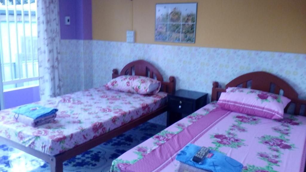 Rueangsrisiri Guesthouse 2 Szukhothaj Kültér fotó