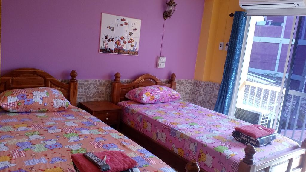 Rueangsrisiri Guesthouse 2 Szukhothaj Kültér fotó