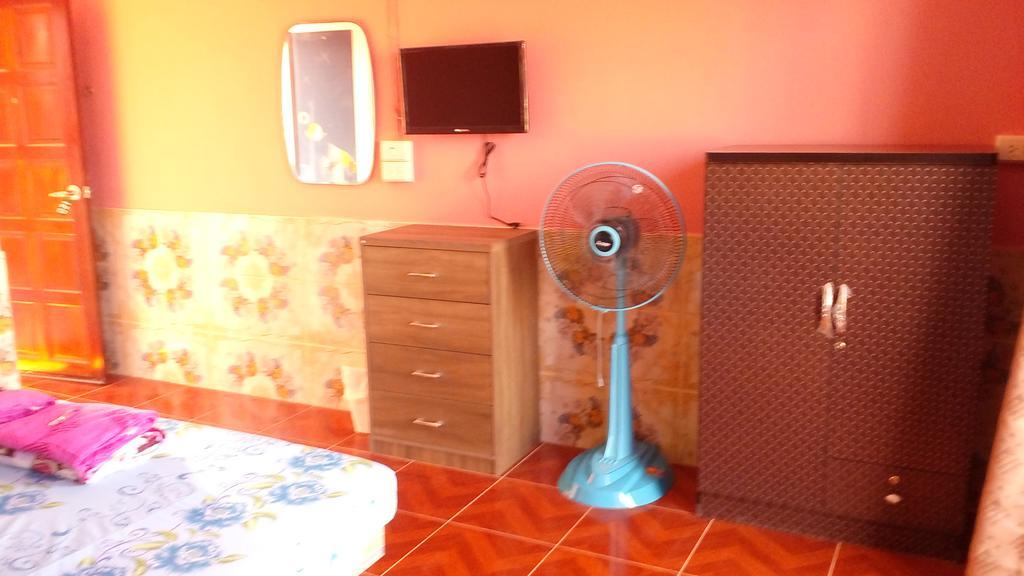 Rueangsrisiri Guesthouse 2 Szukhothaj Kültér fotó