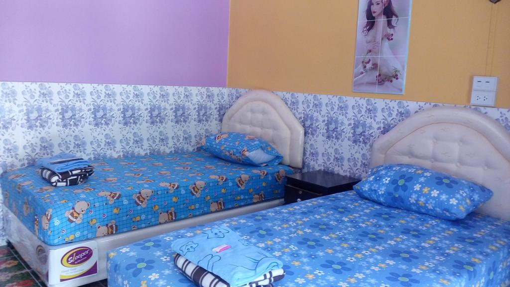 Rueangsrisiri Guesthouse 2 Szukhothaj Kültér fotó