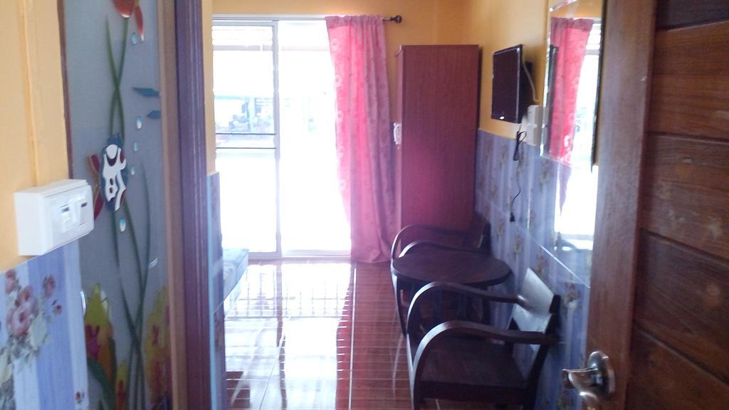 Rueangsrisiri Guesthouse 2 Szukhothaj Kültér fotó