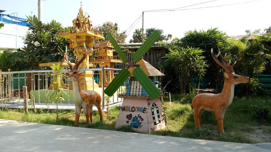 Rueangsrisiri Guesthouse 2 Szukhothaj Kültér fotó