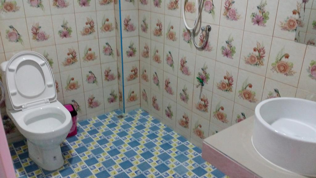 Rueangsrisiri Guesthouse 2 Szukhothaj Kültér fotó